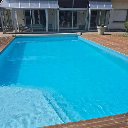 Holiday home Familiale Avec Piscine Et Pool House Albias
